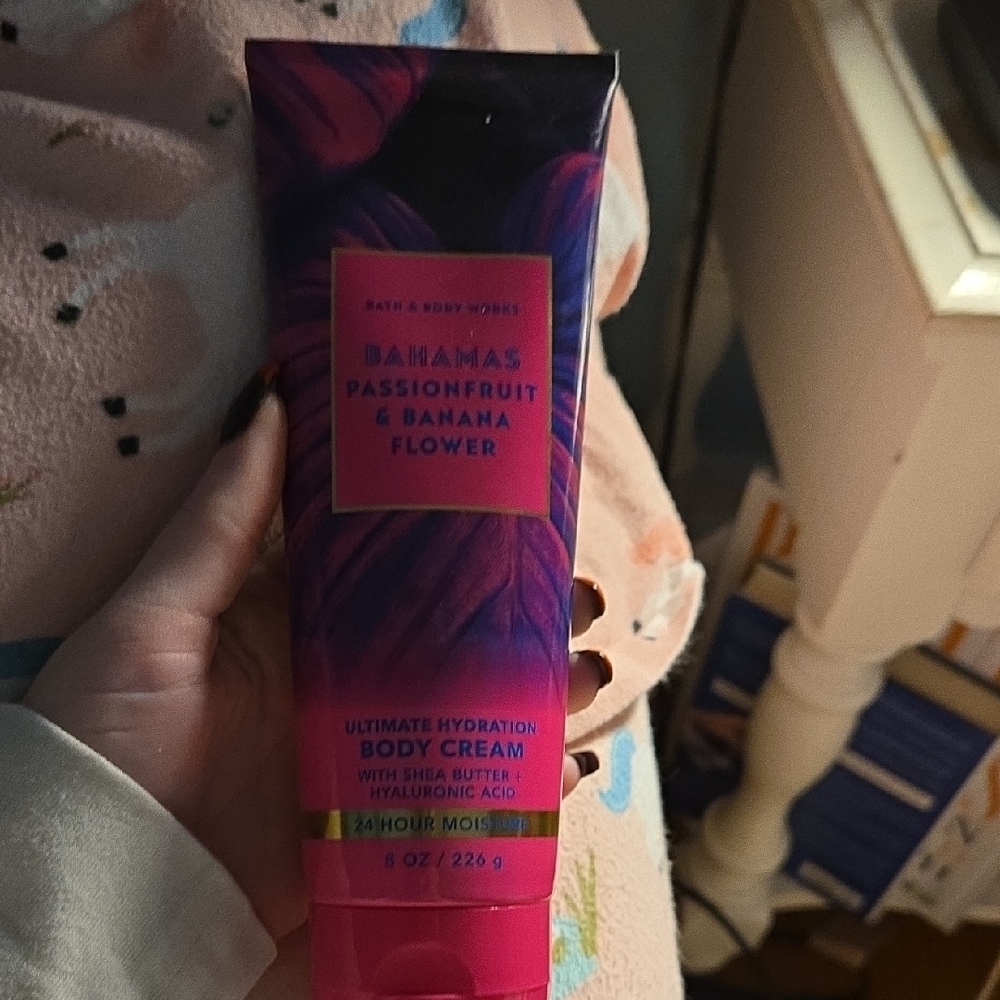 Bath & Body Works Bahamas Body Cream - Pink & Purple